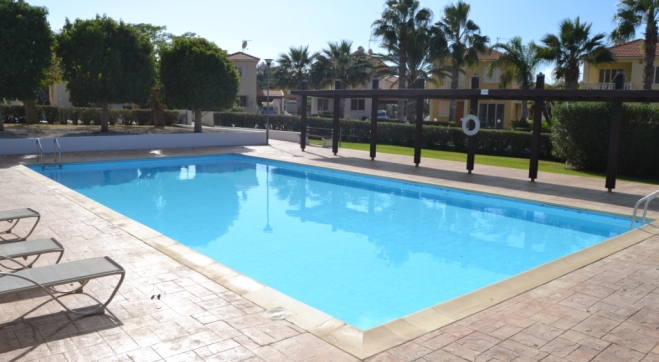 Three bedrooms detached house for sale in Pervolia with a common pool close to the beach!
