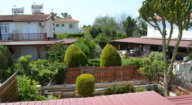 Two bedrooms detached house for sale in Pervolia only two minutes walk to the BEACH!