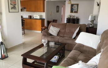 Three bedrooms luxury apartment for sale in Pervolia.