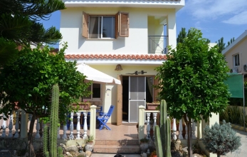 Three bedroom detached house is available for sale in Mazotos walking distance to the SEA!