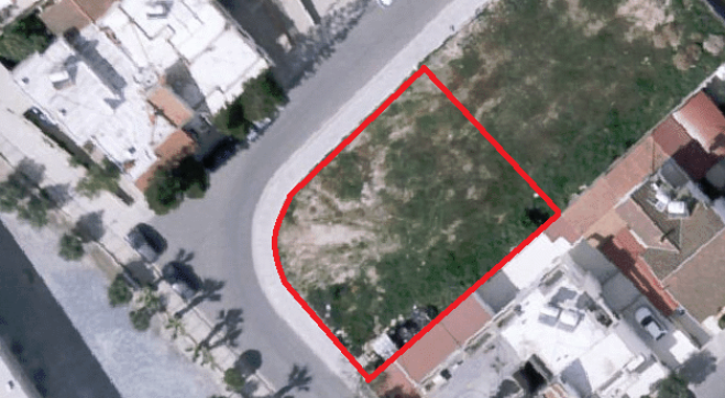 Residential building corner plot for sale in Kiti