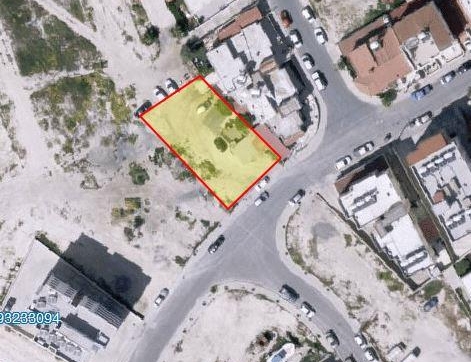 Building plot for sale in Salamina stadium area.