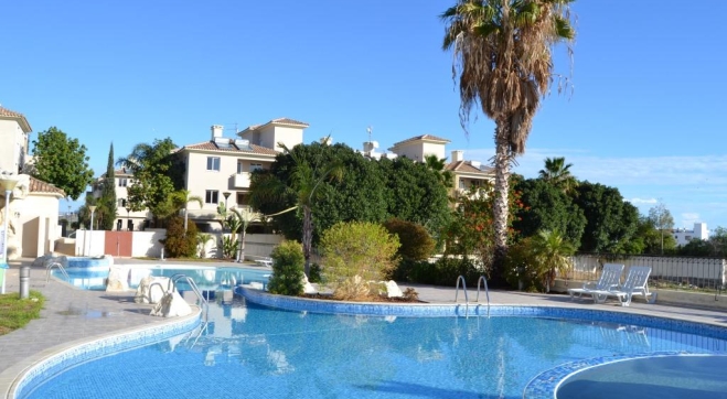 Two bedroom\\\\\\\'s flat with common POOL is available for sale in Tersefanou!