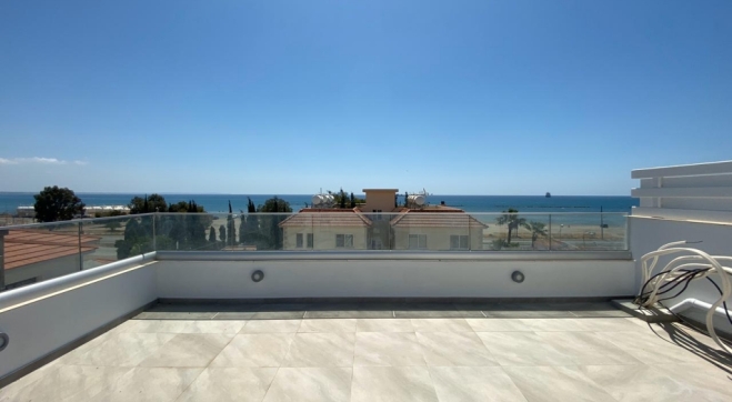 3 bed town house for sale in Livadia beach area.