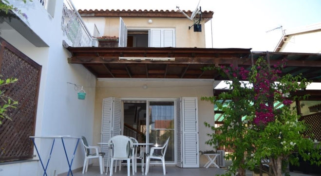 3 bed house for sale in Pervolia close to the beach.