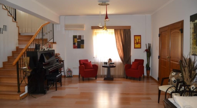 5 Bedrooms house for sale in Krasa.