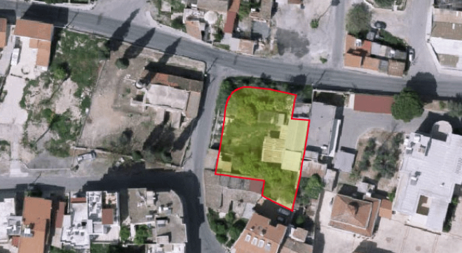 Large building plot for sale in Sotiros.