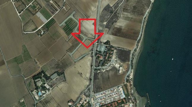Plots available for sale close to Faros beach.