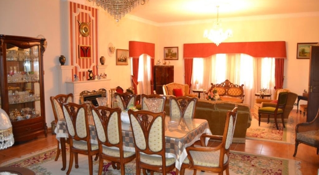 Spacious lower floor house for rent in Pervolia.
