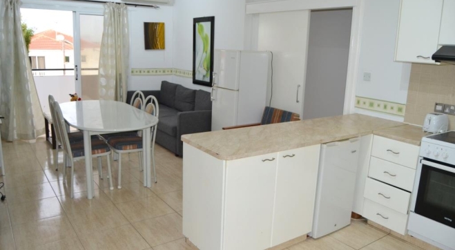 2 bedrooms flat for rent in Pervolia.