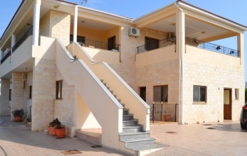 CV1636, Huge house for sale in Pervolia.