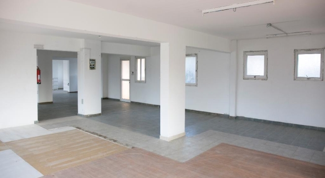 TWO FLOOR BUILDING FOR SALE IN MENEOU
