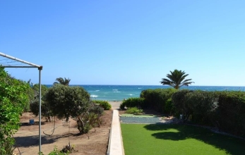 CV1807, Beach-front Bungalow for sale in Pervolia.