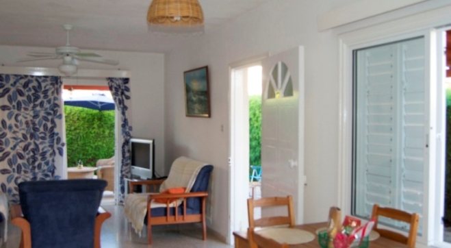 Two bedroom house with garden close to the beach