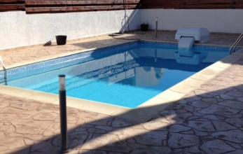 ML2410, Three bed villa with pool for rent in Pyla area