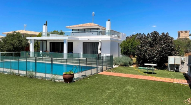 Luxury 4 bedrooms villa with amazing sea views and pool in Pervolia.