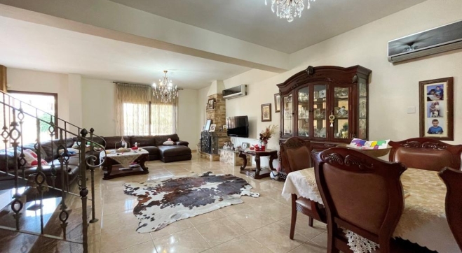 Large 3 bedroom house for rent in Larnaca.
