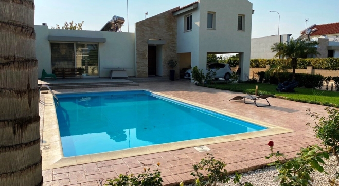 Three bed villa for sale in Pervolia