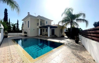 CV2606, 3 bed villa with pool near the beach in pervolia
