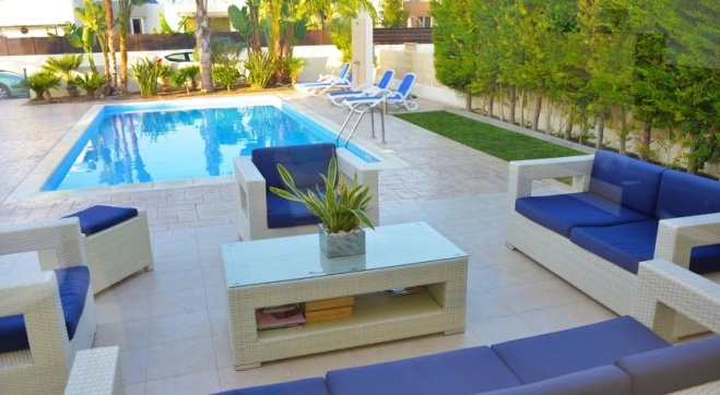 3 Bed house for rent in Pervolia