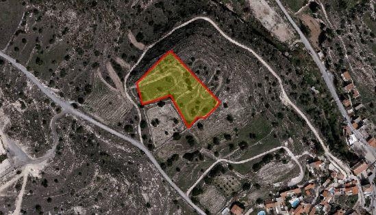 Residential land for sale in Tochni.