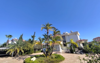 CV2677, Four bed detached beach villa