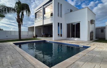 ML3012, 3 bed detached beach villa with pool for rent in Pervolia