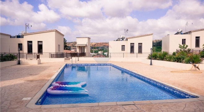 Three bed house for rent in Alaminos