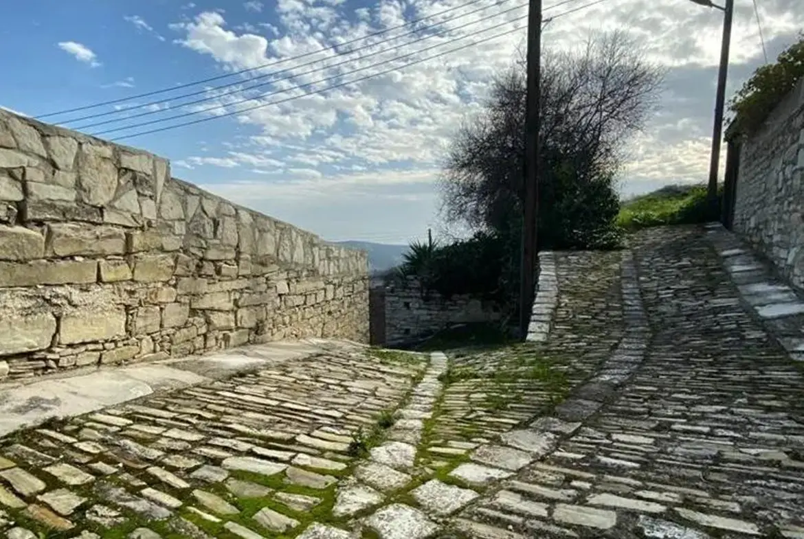 Traditional house for sale in Vavla (2) Traditional house for sale in Vavla