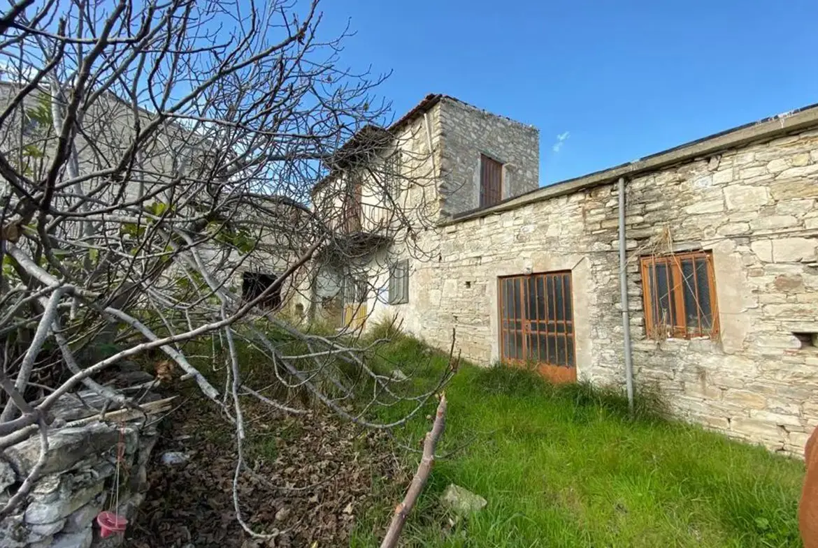 Traditional house for sale in Vavla (7) Traditional house for sale in Vavla