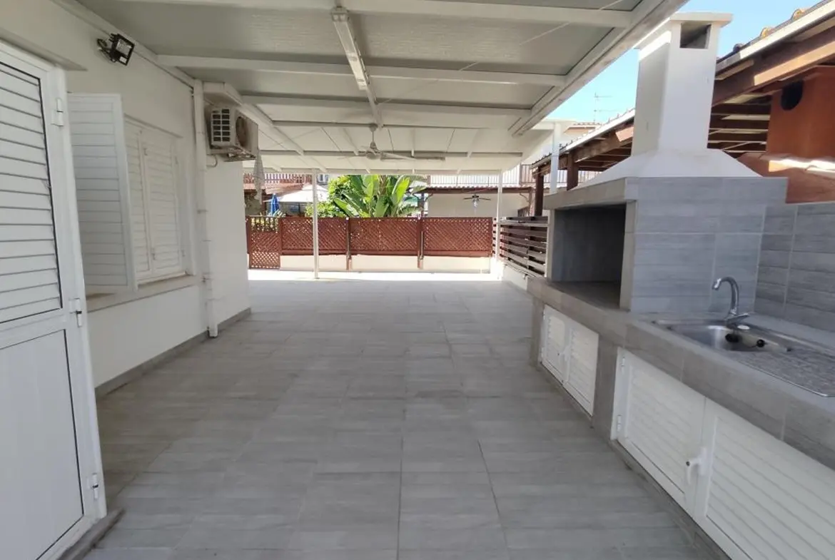 2 bed beach house for sale in Pervolia (13)