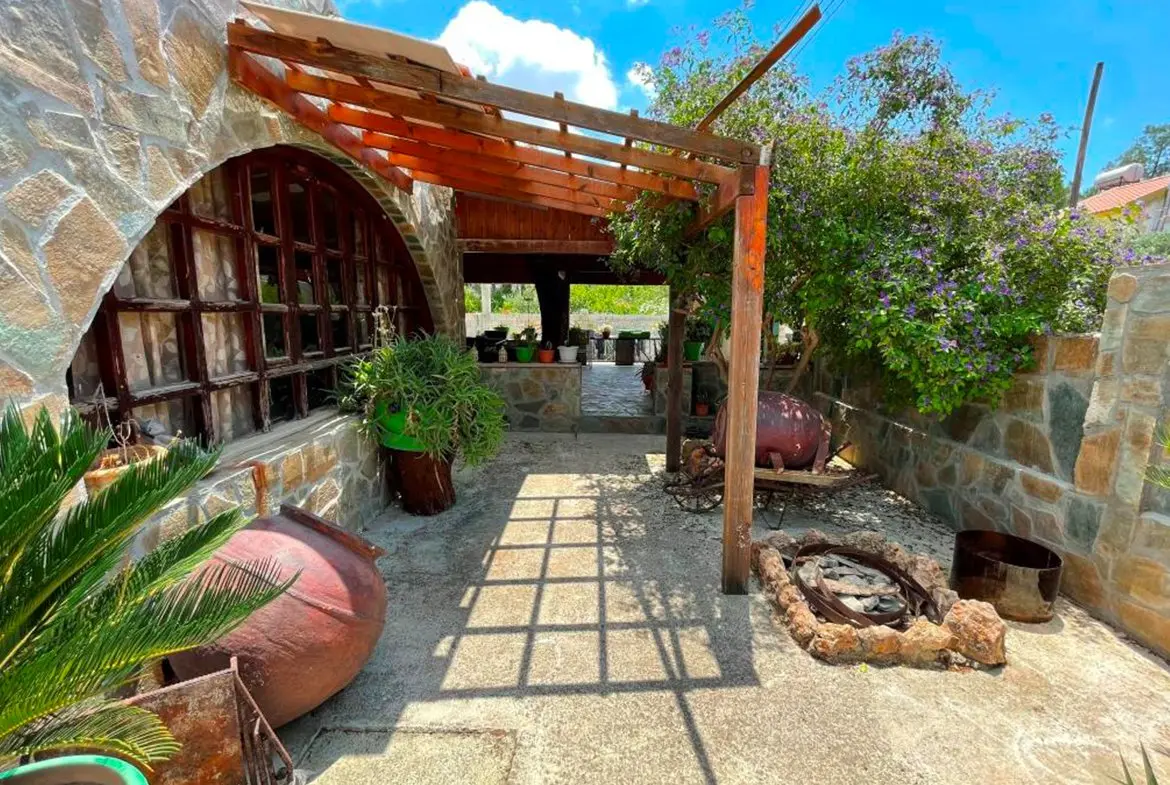 2 bedroom bungalow with large garden for sale in Pyrga (27) 2 bedroom bungalow with large garden for sale in Pyrga