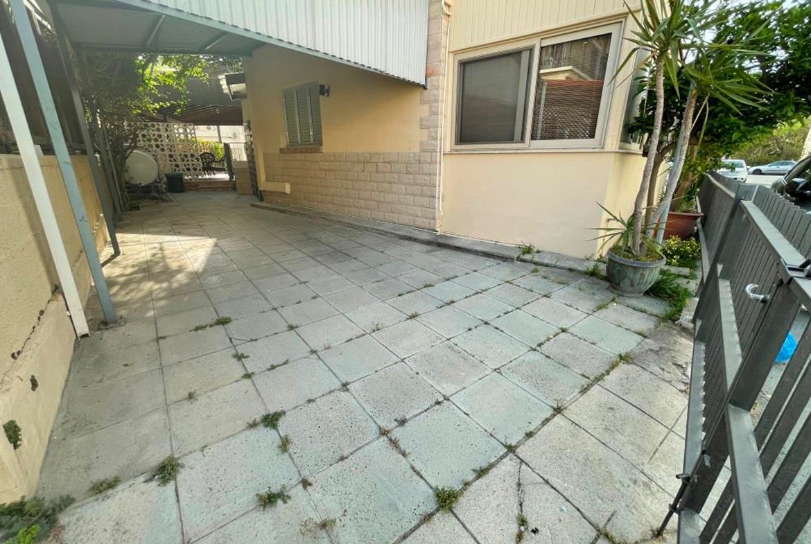 3 bed house for sale in Larnaca Town centre (1) 3 bed house for sale in Larnaca Town centre