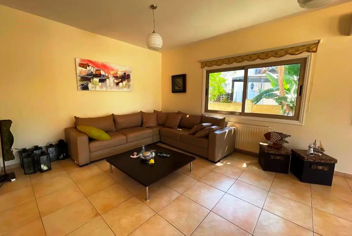 3 bed house with large garden and pool near the beach in Meneou (17)