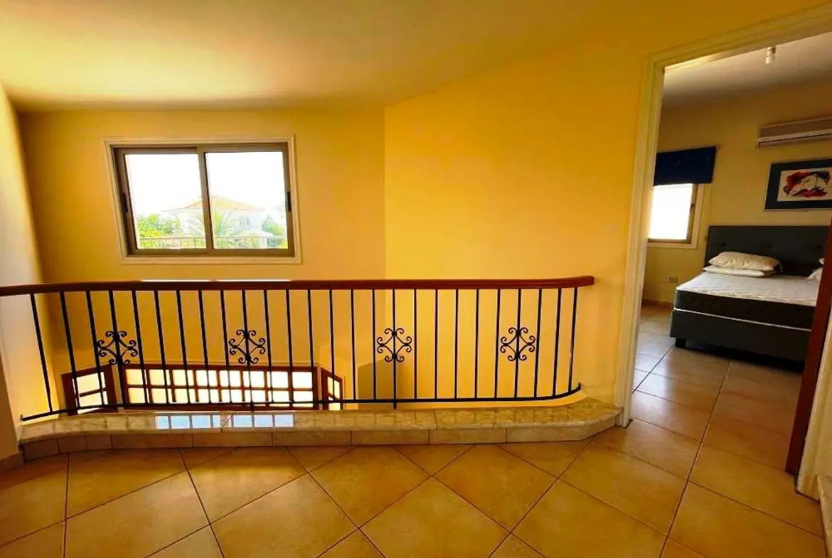3 bed house with large garden and pool near the beach in Meneou (18)