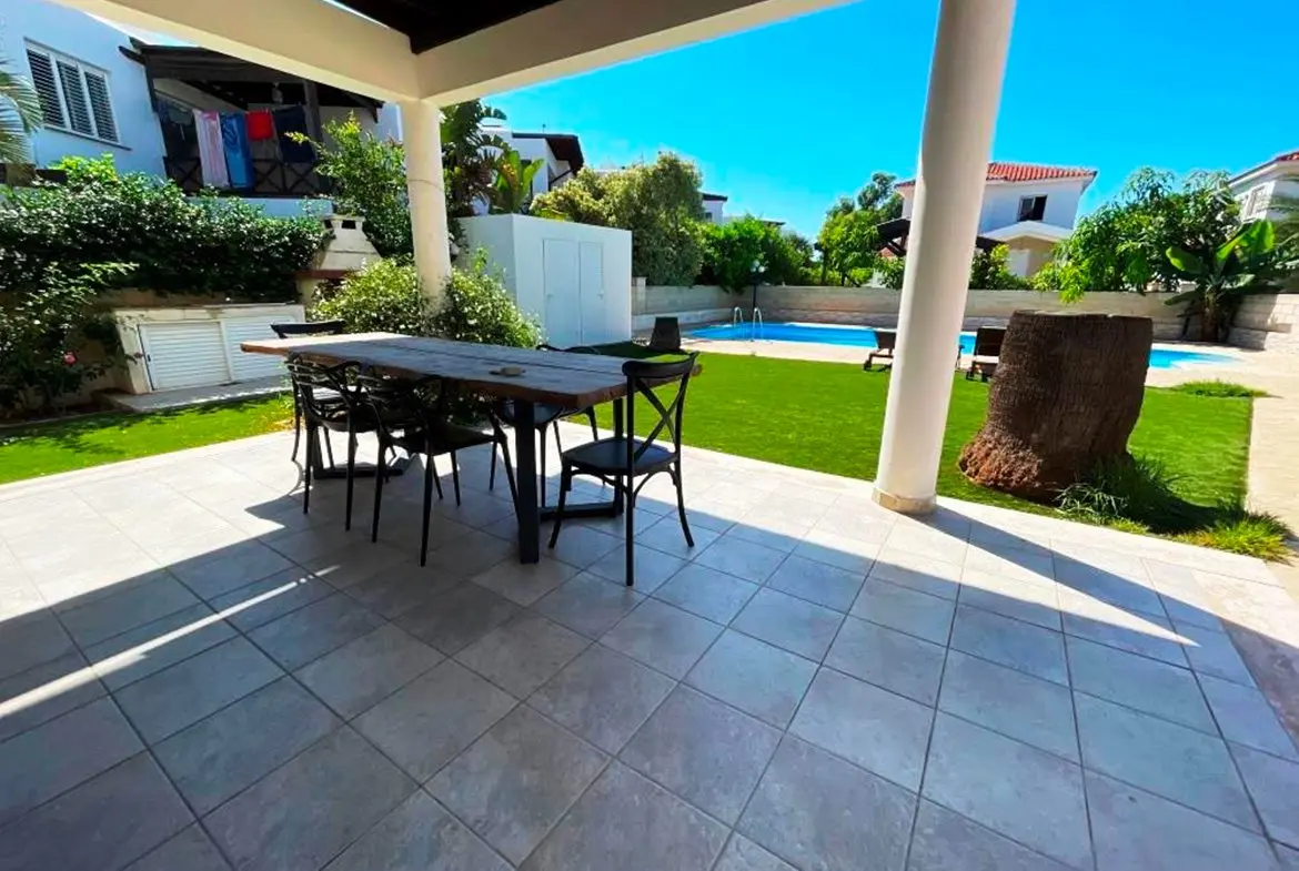 3 bed house with large garden and pool near the beach in Meneou (8) 3 bed house with large garden and pool near the beach in Meneou