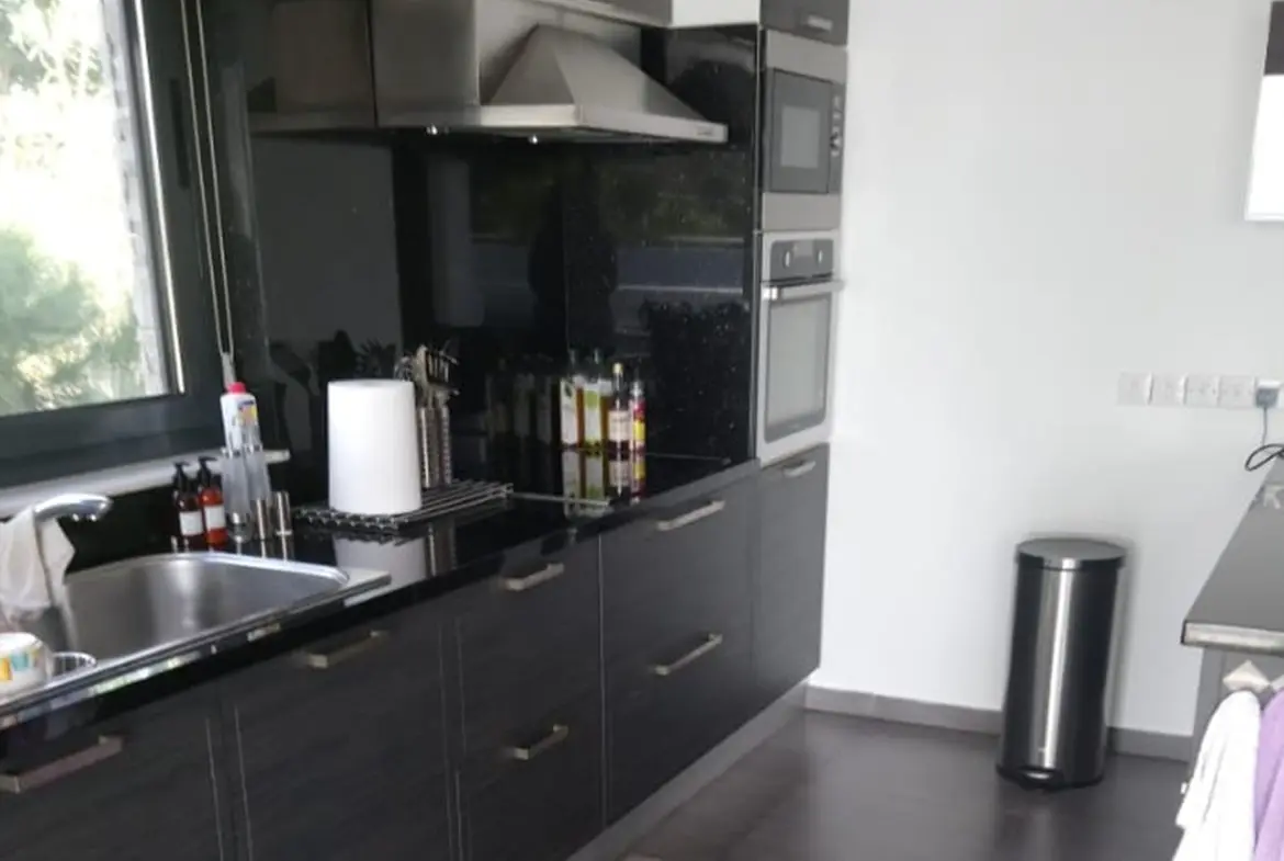 4 bed Villa for sale in Pyla (11) 4 bed Villa for sale in Pyla