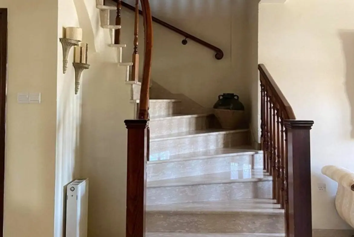 4 bedroom villa for sale in Aradippou area (14)