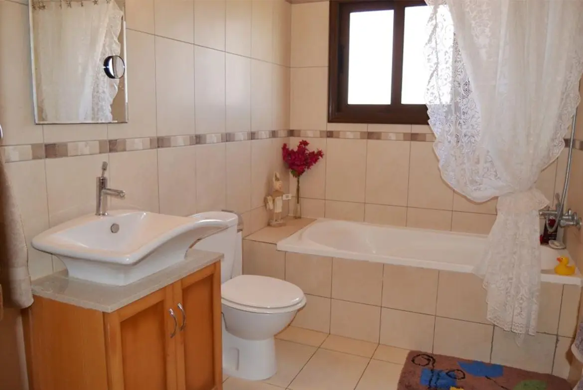 4 bedrooms villa for sale in Kiti (1) 4 bedrooms villa for sale in Kiti
