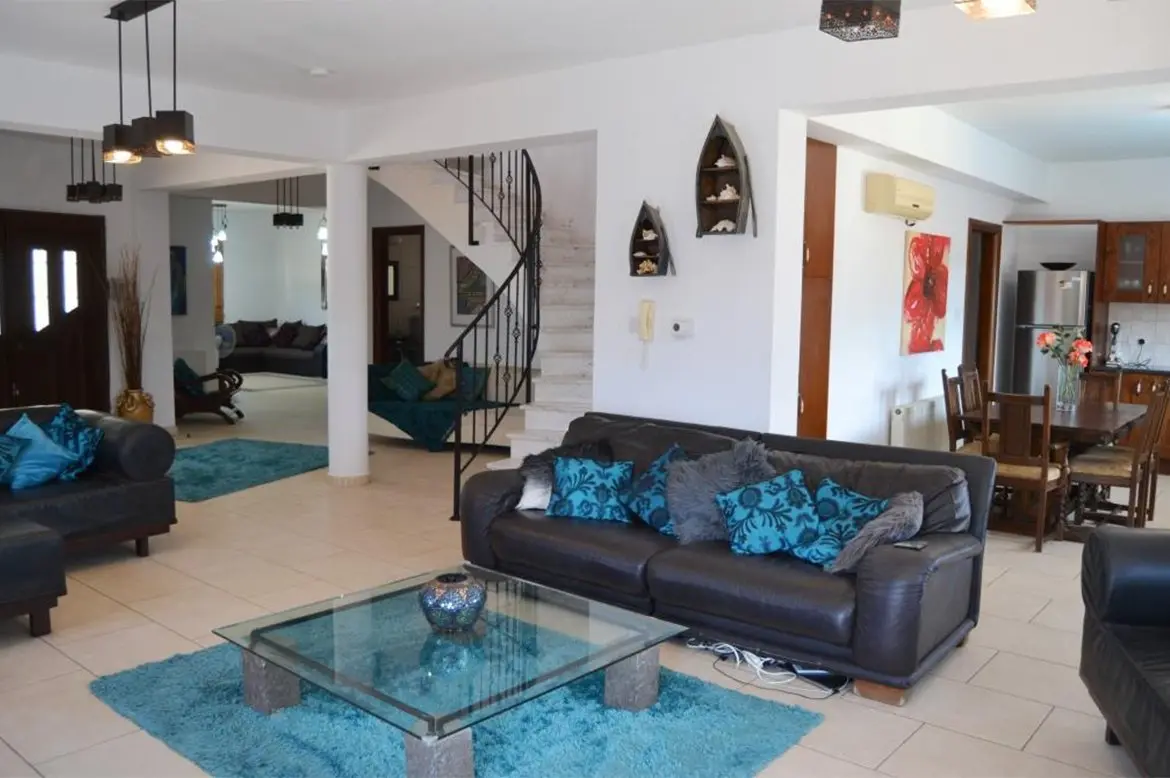 4 bedrooms villa for sale in Kiti (11)