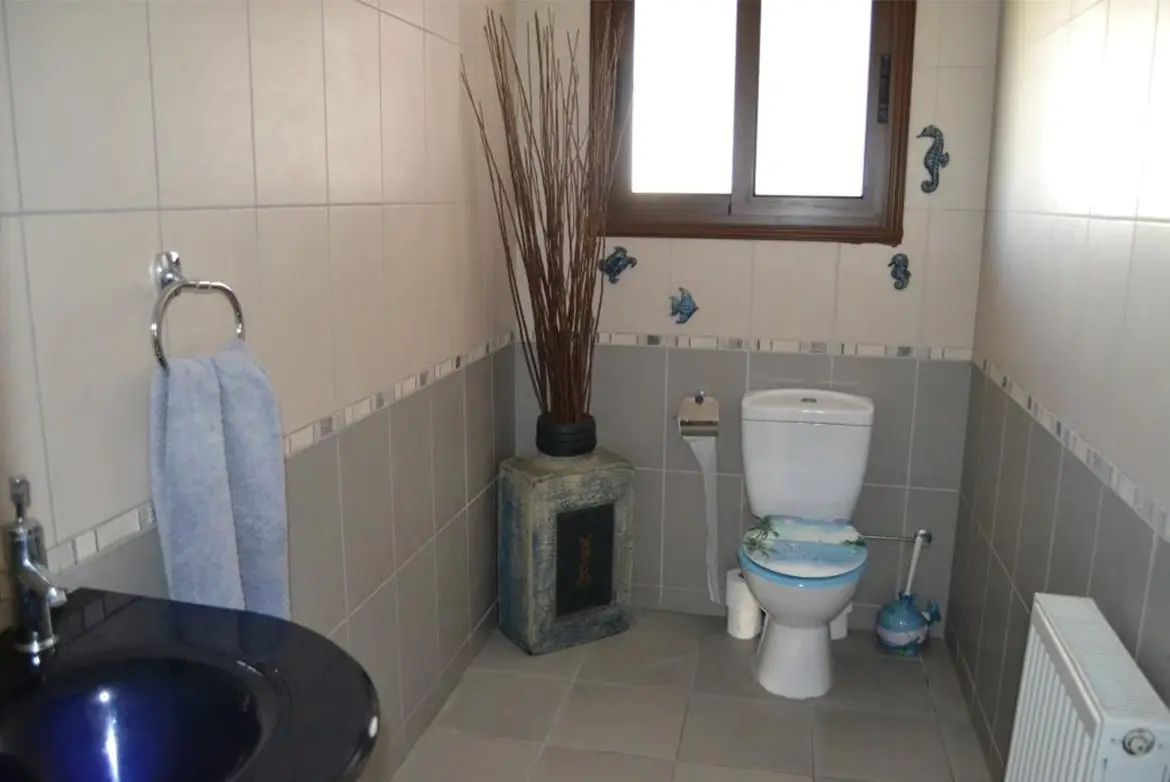 4 bedrooms villa for sale in Kiti (3) 4 bedrooms villa for sale in Kiti