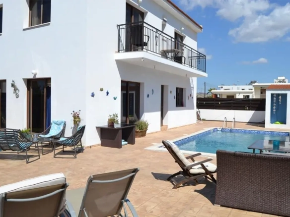 4 bedrooms villa for sale in Kiti