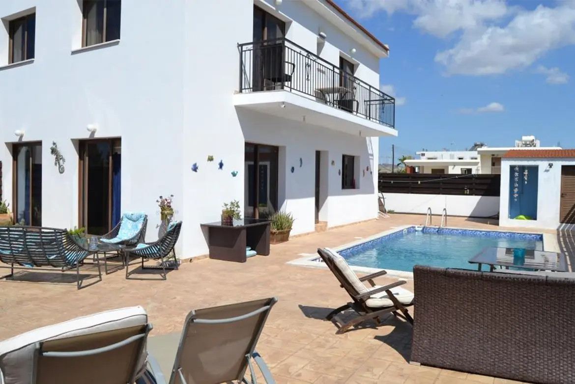 4 bedrooms villa for sale in Kiti (5) 4 bedrooms villa for sale in Kiti