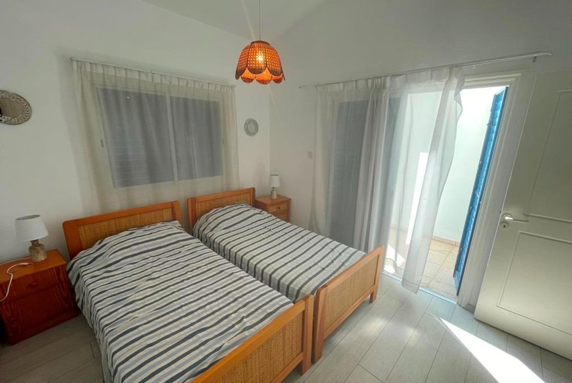 5 bed beach villa with sea view for sale in Faros (17) 5 bed beach villa with sea view for sale in Faros