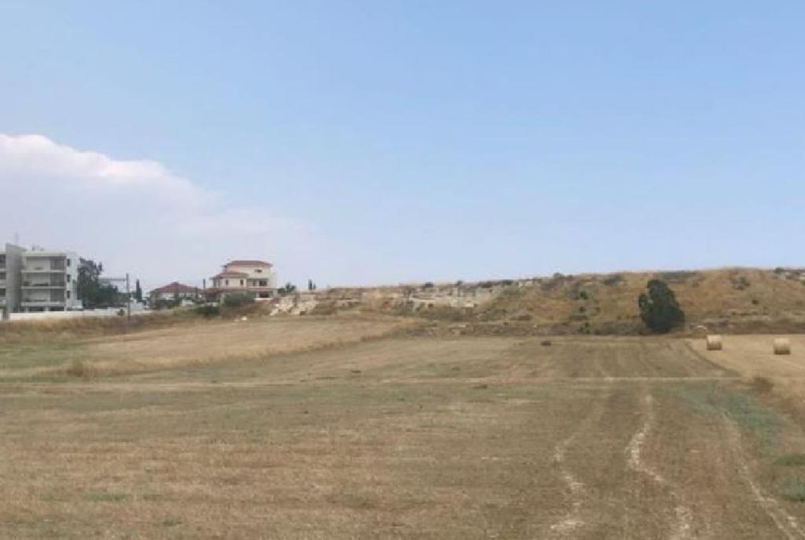 BUILDING PLOT FOR SALE IN A VERY GOOD PRICE IN MUNICIPALITY OF ARADIPPOU