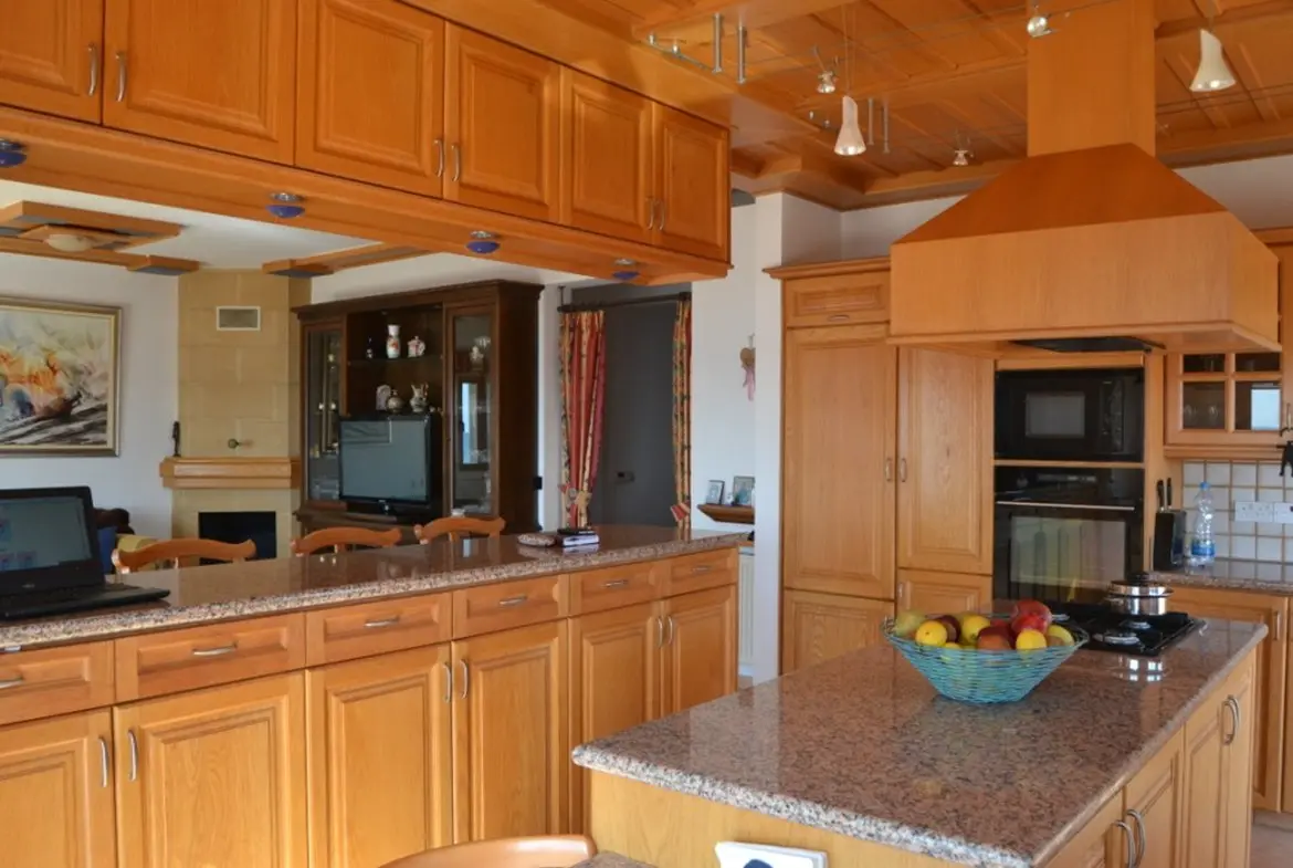 Beach house for sale in Pervolia (10) Beach house for sale in Pervolia