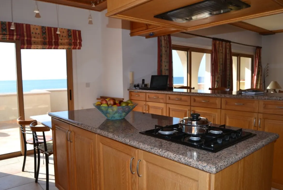 Beach house for sale in Pervolia (9) Beach house for sale in Pervolia