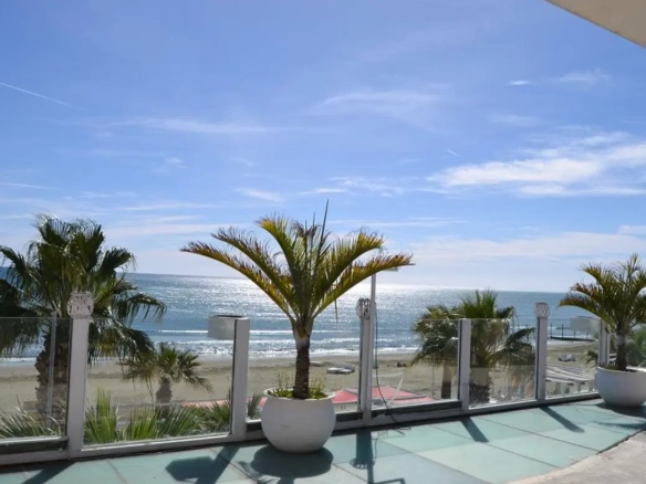 Big restaurant business for sale in Mackenzie with SEA VIEW