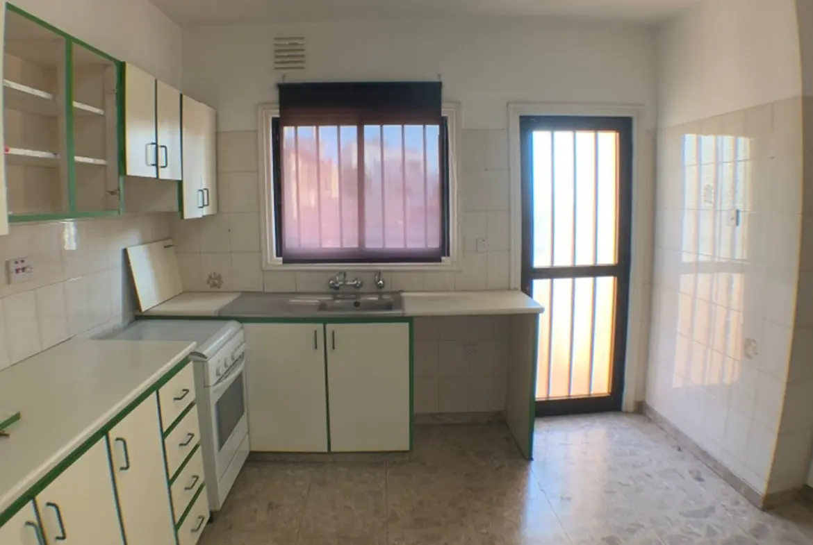 Commerial building for sale in Larnaca centre (12) Commerial building for sale in Larnaca centre