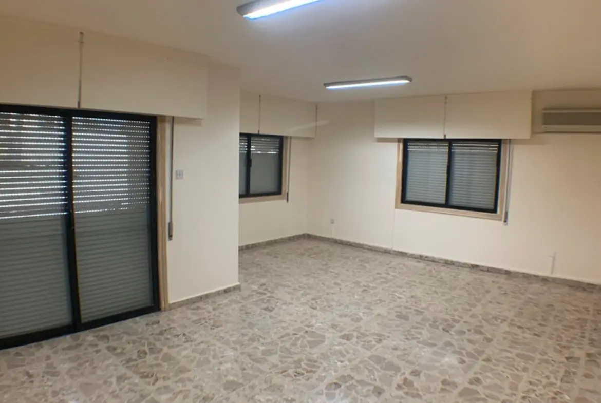 Commerial building for sale in Larnaca centre (14) Commerial building for sale in Larnaca centre